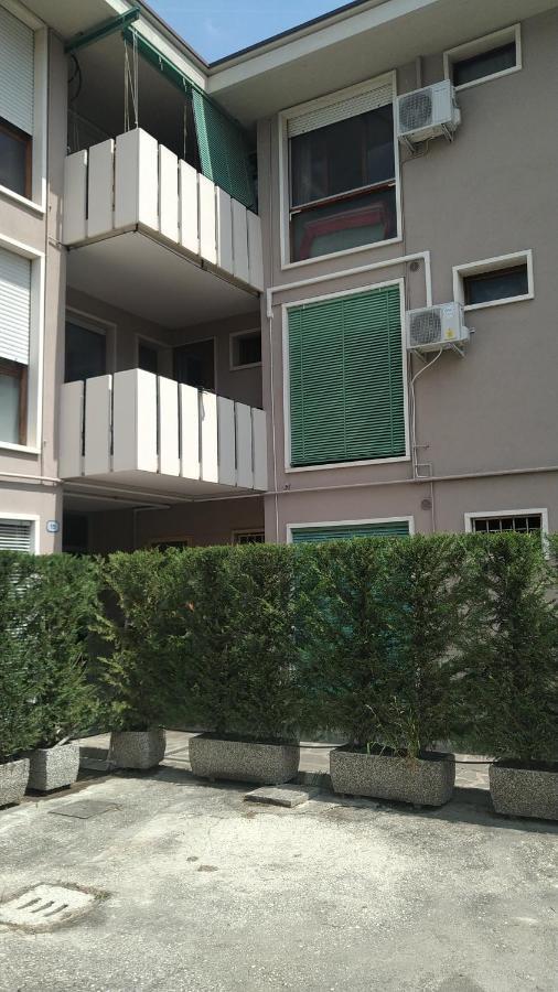 Vicino Al Prato Della Valle Intero Appartamento Parcheggio Facile Di Fronte Pádua Exterior foto